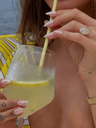 Unghie a pois hailey bieber